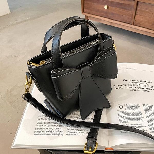 

чистая красная ретро маленькая сумка женщина 2020 осень и зима новая модная мода все-матч мини-мессенджер сумка western style ведро