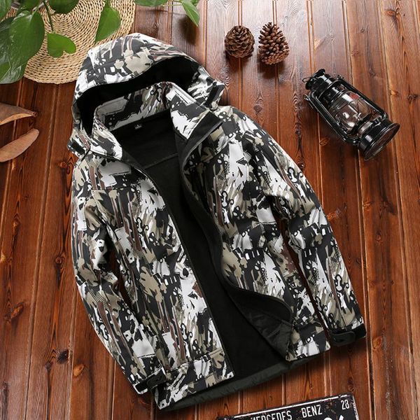

men's camouflage hooded coats fleece inside camouflage soft shell hoodie outdoor outfit assault coat new fashion parka, Black;brown