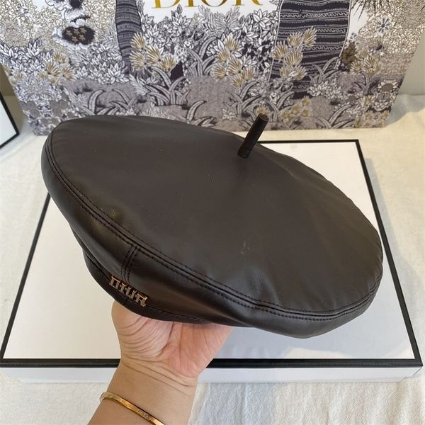 

luxury hat the same simple soft leather beret autumn and winter new daily versatile painter's british newspaper children's hat, Black;white