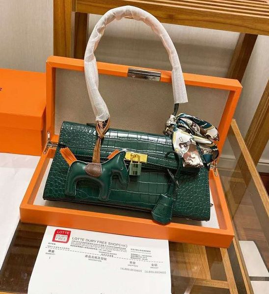 

new luxury temperament handbag rectangular single shoulder underarm bag litchi pattern leather pendant women's bag tote bags, Black;red