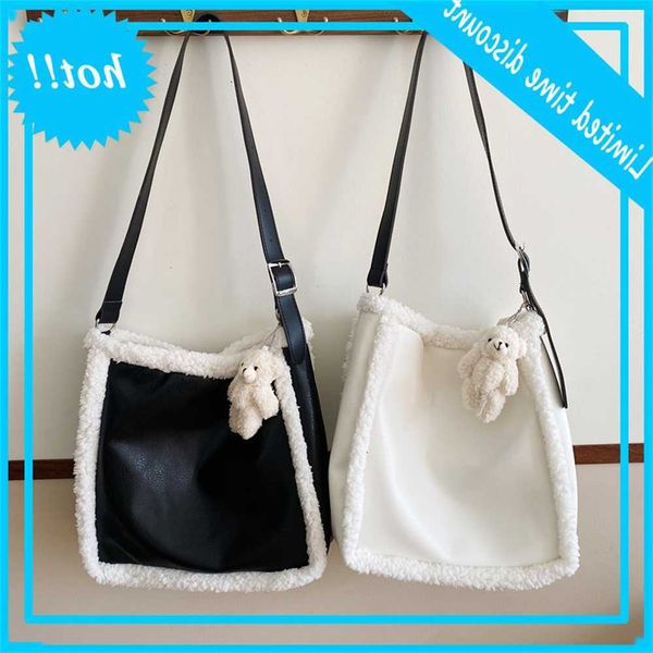 

01233 women's large capacity new pu splicing lamb wool one shoulder diagonal span bag