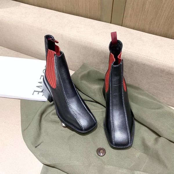 

2020 new products for autumn and winter, spliced mid-heel short boots, smooth leather with natural grain texture, cool square-pointed round, Black