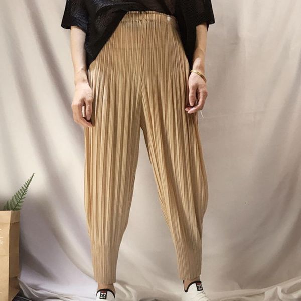 

2020 autumn new casual fashion temperament women loose plus high waist folds solid color harem pants tc554, Black;white