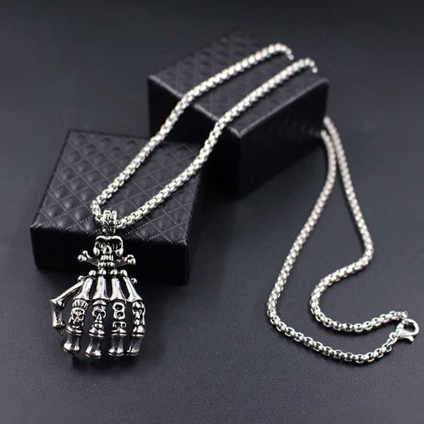 

chains choker fashion 2021 mens vintage punk gothic skull hand pendant long chain necklaces, Silver