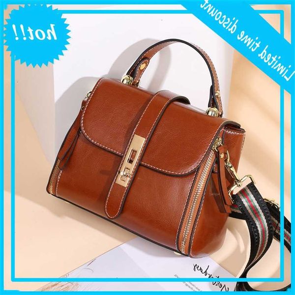 

2021 new oil wax leather women's bag