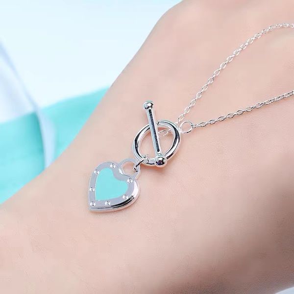 

2022 brand original jewelry cuff designer heart pendant women's fashion simple high-end bracelet, White