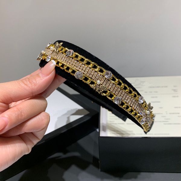 

2021 early spring new autumn and winter fashion, diamond, pearl, metal decoration, hair hoop, fashion, fashion, retro trend