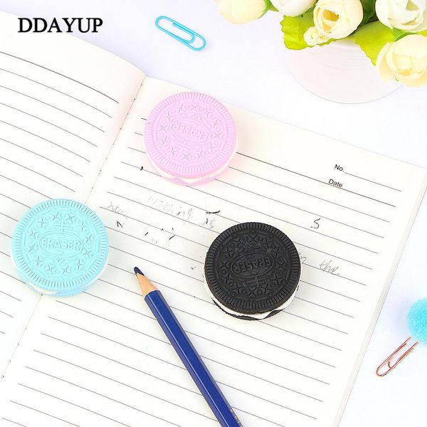 

1шт ластик шоколадный торт клубника бисквитная печенье моделирование школьные принадлежности сэндвич розовый синий черный десерт стиль резин