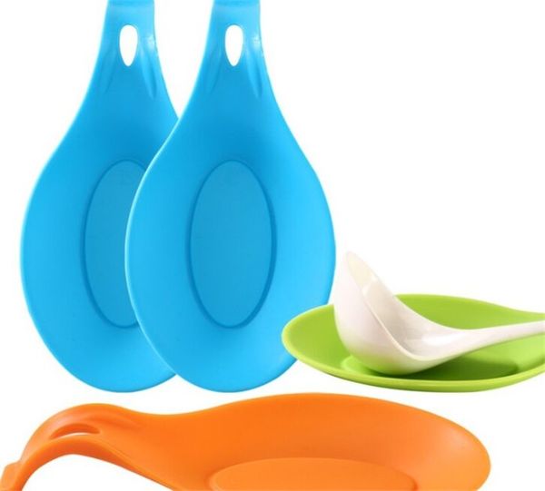 

heat insulation place mat pure color spoons shaped silicone spoon pad kitchen accessories high temperature resistance 1 7dh j2