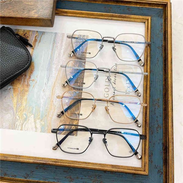 

2022 factory wholesale crowe core simple titanium frame box myopia flat lens star same glasses, White;black