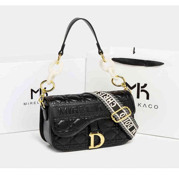 

80% off shop clearance leather women's hong 2022 new fashion lingge light luxury pearl saddle single shoulder diagonal bag