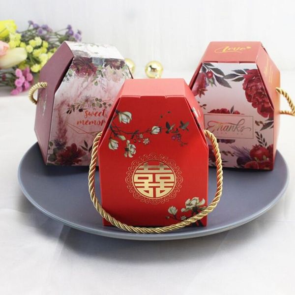 

2019 10pcs wedding candy box creative large paper favor bag cupcake boxes wedding packing boxes gift box with handle package box wmtvvc