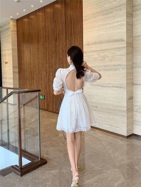 

2021 new legless collar woman short puff hollow sleeve auto white dress female party runway design mnw4, Black;gray
