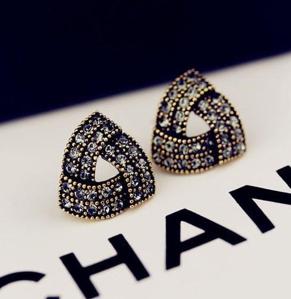 

couqcy new fashion stud earrings love irregular triangle earrings for women girls brincos jewelry pearl bbygdz lipper