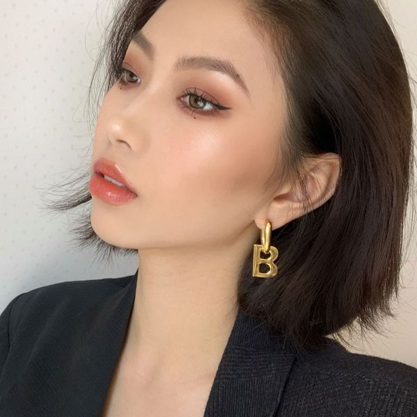 

europe and usa simple design real gold plated copper earring smooth surface letter b earring, Golden;silver