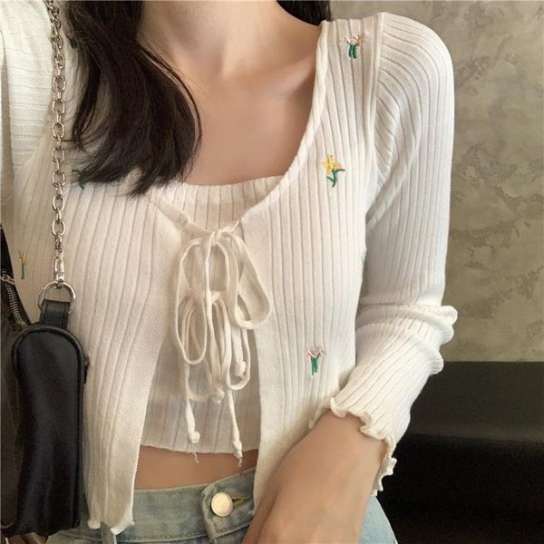 

2021 early autumn coat womens new fake two piece flower embroidery short outdoor thin long sleeved knitted cardigan fashion, White;black