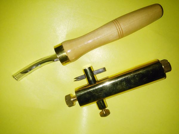 

скрипка, создавая инструмент для инструмента и ножом purfling luthier tool