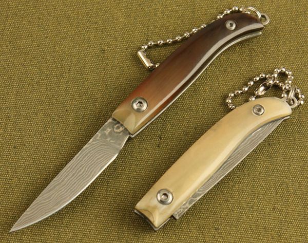 4,5 Zoll Damaskus Taschenklappmesser VG10 Damaskus Stahlklinge Kuhhorngriff EDC Schlüsselanhänger Messer