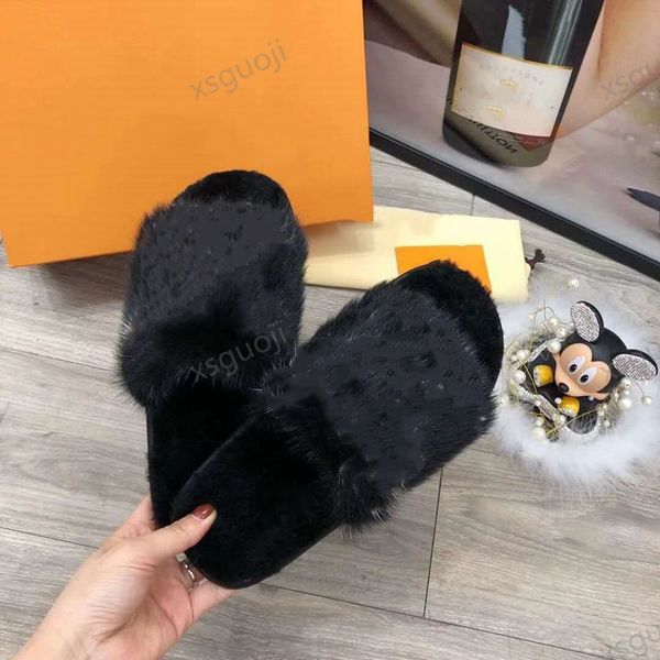 

all mink family and l slippers, the latest light and comfortable soles, ladies soft and warm fur leather slippers, Black;grey