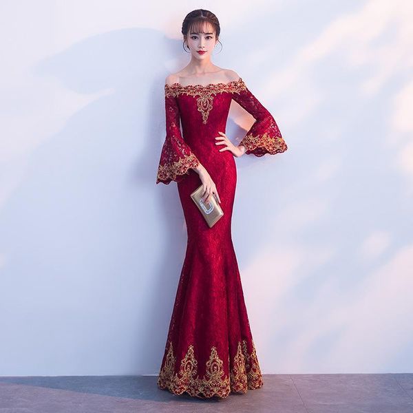 

elegant long cheongsam burgundy one shoulder women bride wedding dress lace flare sleeve novelty evening party gown1, Red