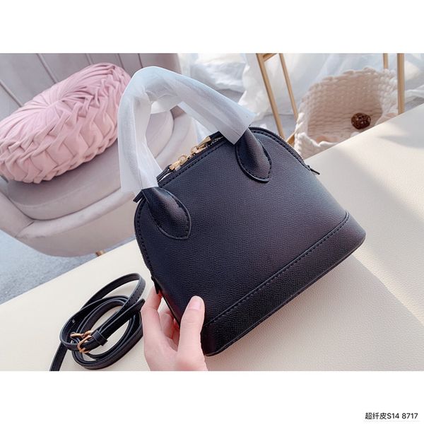 

2020 new famous designer women luxury shoulder bag fashion leather bag women's one shoulder handbag of charge