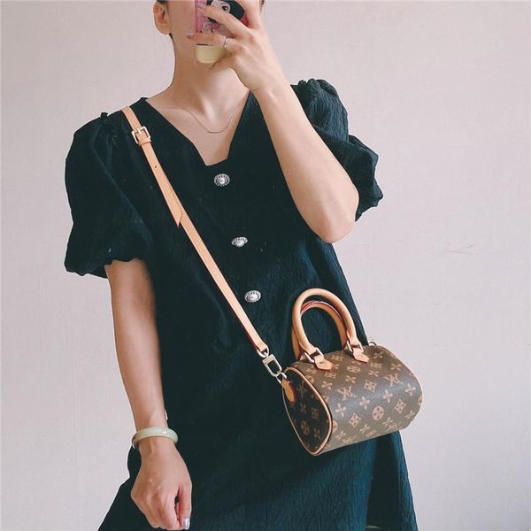 

portable barrel crossbody bag for women 2020 new trendy leather pillow bag large capacity autumn and winter wild shoulder, Black;red