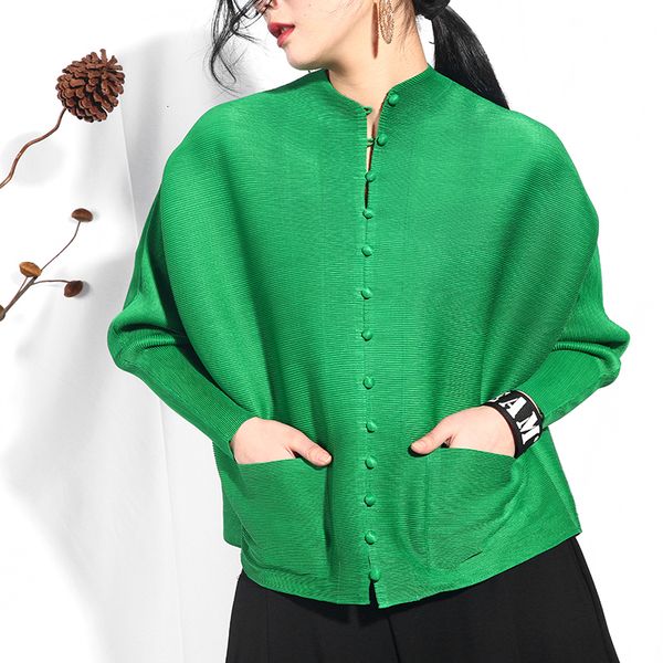 

2020 spring summer new pleated clothing for women single-breasted shirt loose large size pleated sunscreen blouse t200321, White
