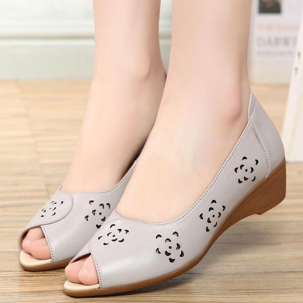 

натуральная кожа peep toe женская летняя обувь среднего возраста выладьте мать обувь весна и лето новые удобные женские сандалии, Black
