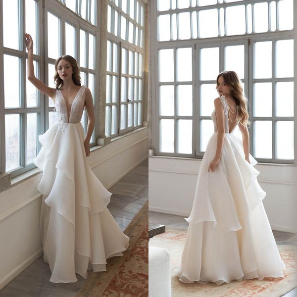 2021 Vestidos de novia de moda Sexy Cuello en V profundo Apliques Niveles de encaje Vestidos de novia Por encargo Espalda abierta Tren de barrido Vestido de novia de una línea