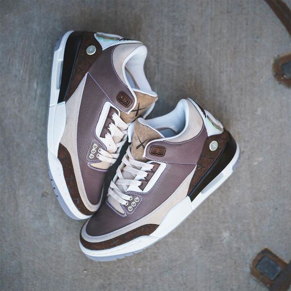 

2020 new kaws x 3 3s designer fashion mans brown men size 40-47 basketball shoes sneakers with box
