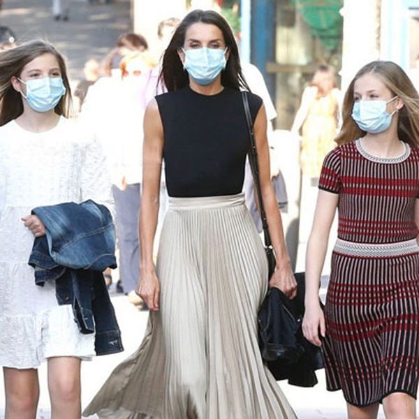 

queen letizia 2021 autumn new temperament based stylish nightgown plied half skirt women of two pieces i4ia, White