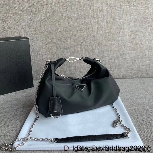 

global shipping classic luxury canvas ladies shoulder bag chain handbag size 24cm 12cm, Black;red