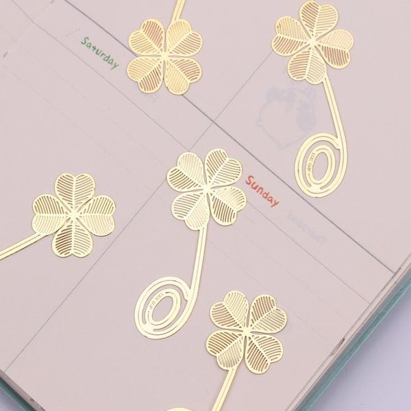 

1pc new four-leaf clover reading metal clip bookmark gift book mark for kids jllqlo
