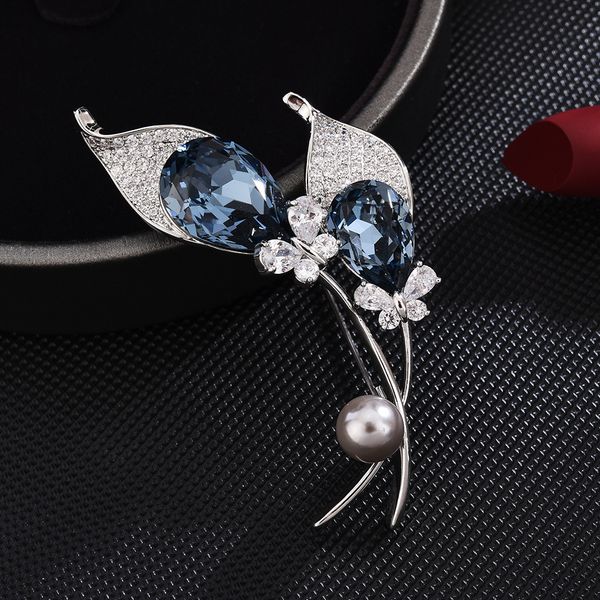 

navy crystal brooch with pearl elegant high grade diamond inlaid wedding brooch wedding diamond collar pin bride accessories ing, White