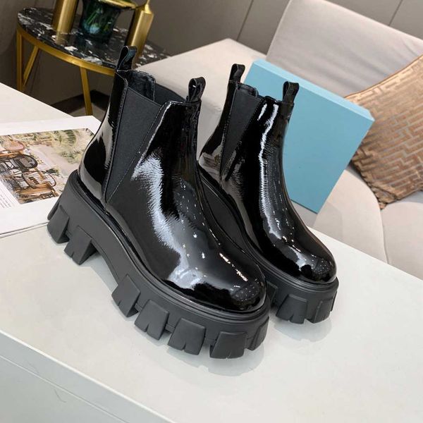 

2020 fashion women desert boot ankle martin boots flamingos black bee real leather medal coarse non-slip cowboy classical boot with box