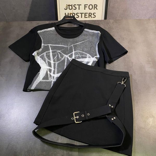 

2020 celebrity in new will see graffiti printed t shirt black belt line suit only woman 71eh