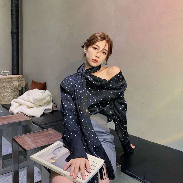 

amor mons * yb1w + personalized irregular cut dign print fringe ribbon shirt off shoulder, White