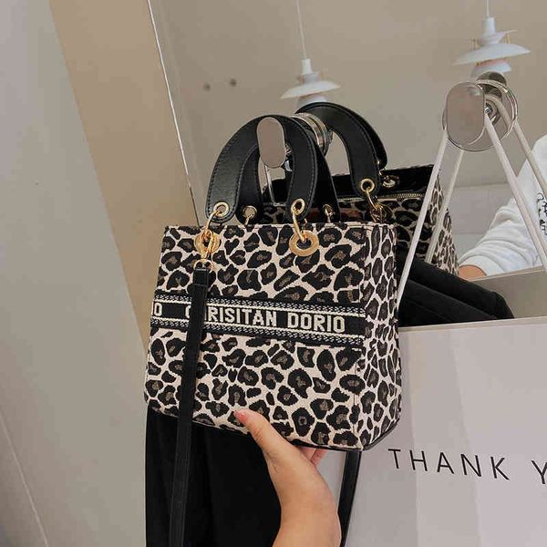 

65% off factory wholesale black and white checked women's bag chain single shoulder messenger bag leisure fashion print princess of the