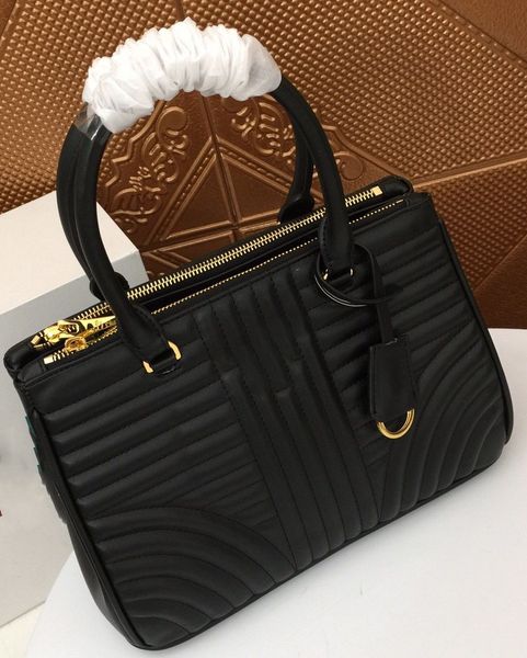 

of the latest fashion women handbags leather chain bag shoulder bag luxury bag29 20 14 cm