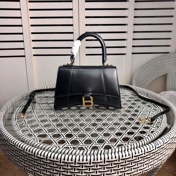 

new leather b family hourglass single shoulder slung fashionable women's bag