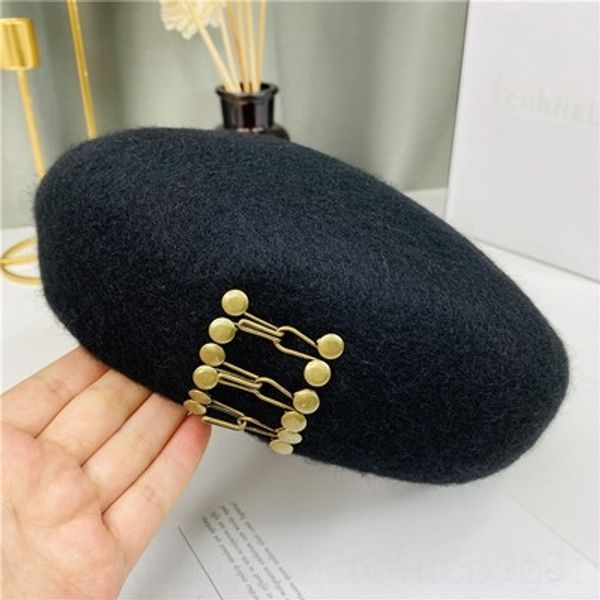 

5oe1 new designer hat hip hop casual european and american embroidery street knit hats men and women fashion hats winter new smiling face fa, Brown;gray
