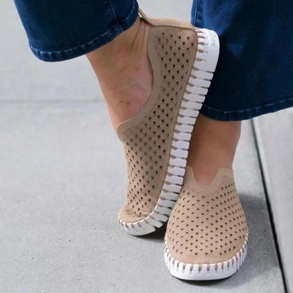 

2020 new summer mesh face hole one foot lazy women's large casual shoes, Black