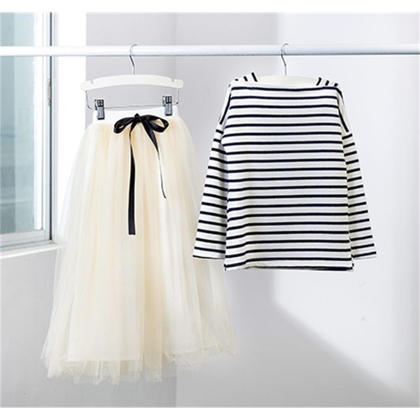 

girls clothing set new child clothing teenager kids clothes striped full sleeved t shirt + long skirt 2 piece for age 4-12 y200325, White
