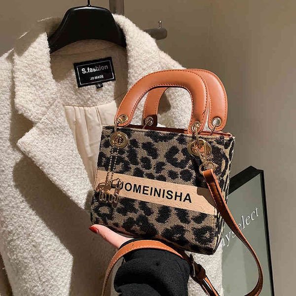 

2022 latest handbag factory store women's one shoulder portable small autumn winter red simplicity