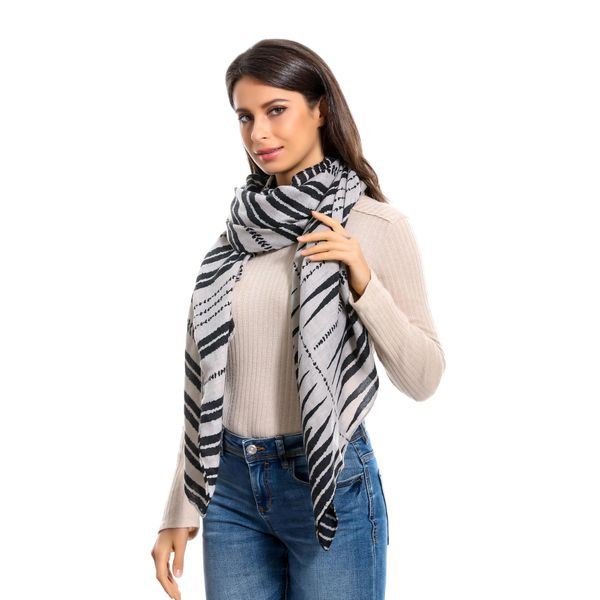 

in autumn and winter of 2019, the new striped cotton hemp women's thermal scarf appears versatile, Blue;gray