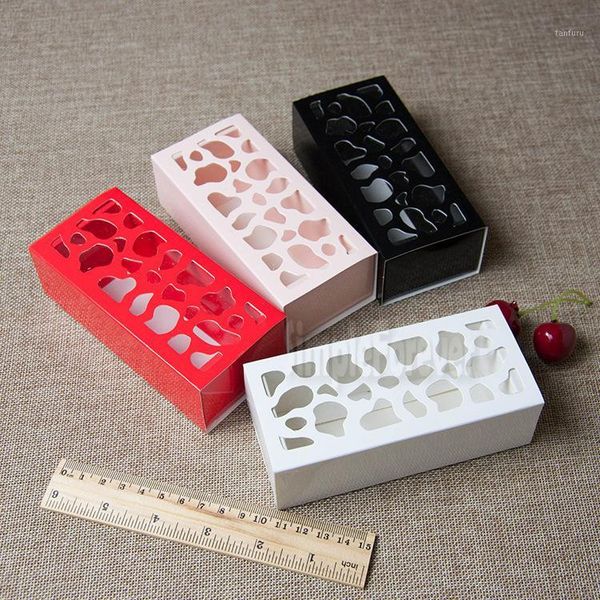 

200pcs hollow pattern with film cake biscuit box macaroon box with pvc window1