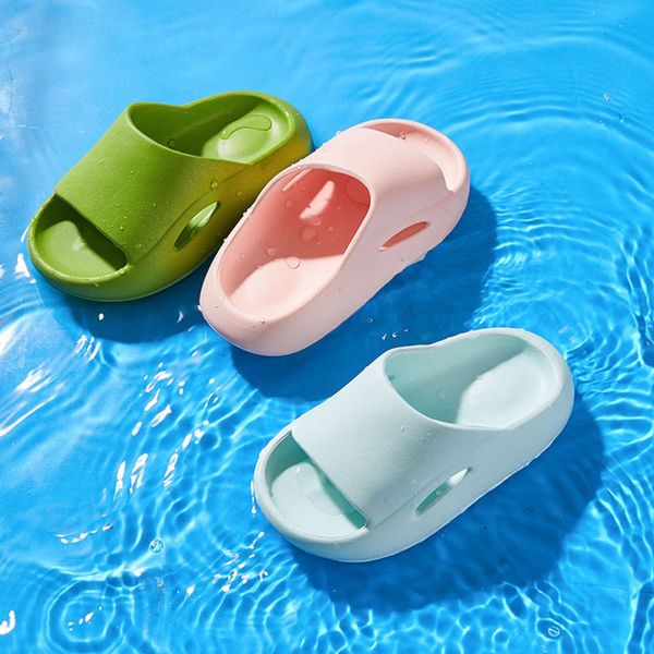 

baotou puxi children's summer slippers cute girl's sho anti slip soft sole household cartoon bathroom sandals, Black;red