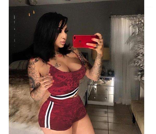 

2020 velvet 2 piece set women crop and shorts sporting suit feminine set striped velour women's tracksuit club outfits1, White
