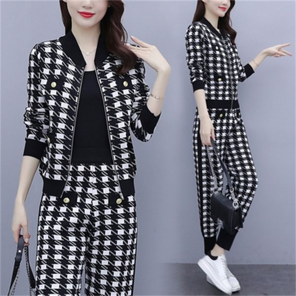 

chess piece defines for black woman white knitted casual female sweater two sets of women's pants p8un