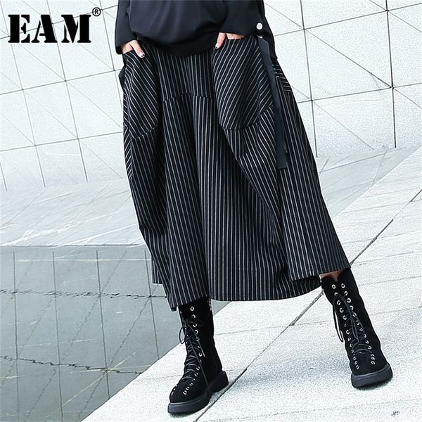 [EAM] 2020 Новая весна осень высокая эластичная талия черная полосатая большая кармана шить широкие брюки ног женские брюки мода LJ200813